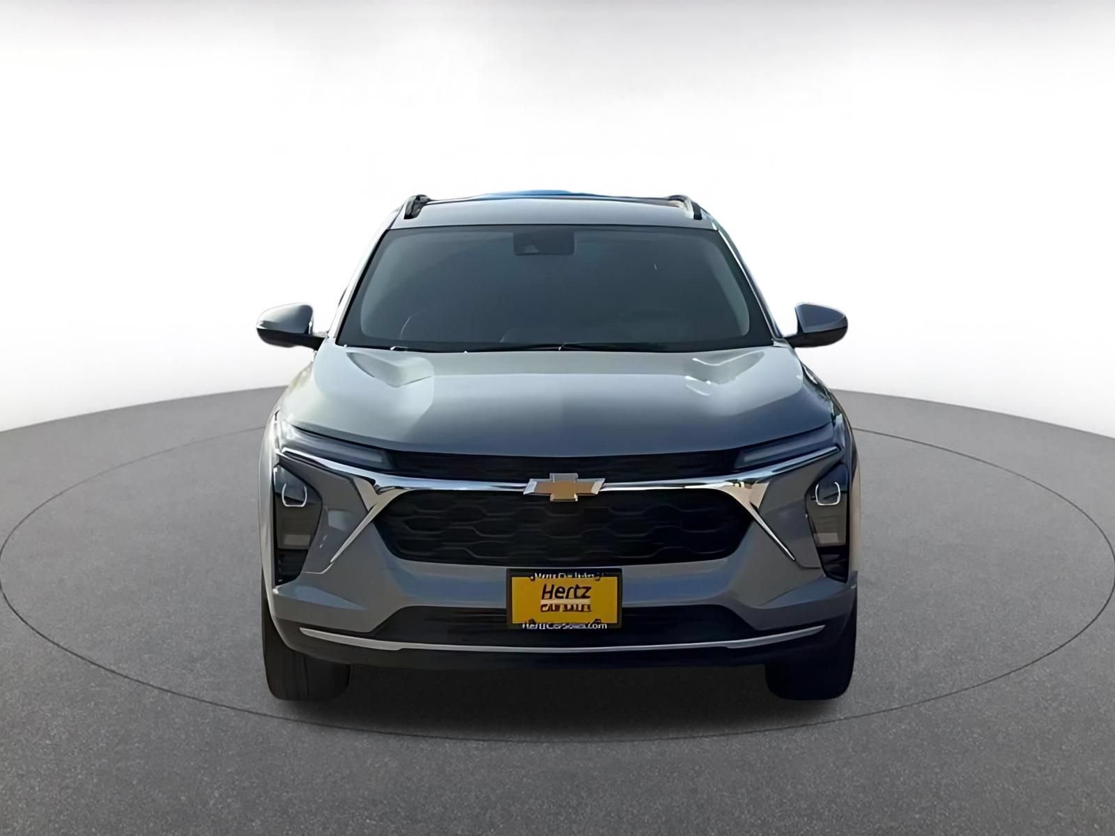 Used 2025 Chevrolet Trax LT FWD image 4