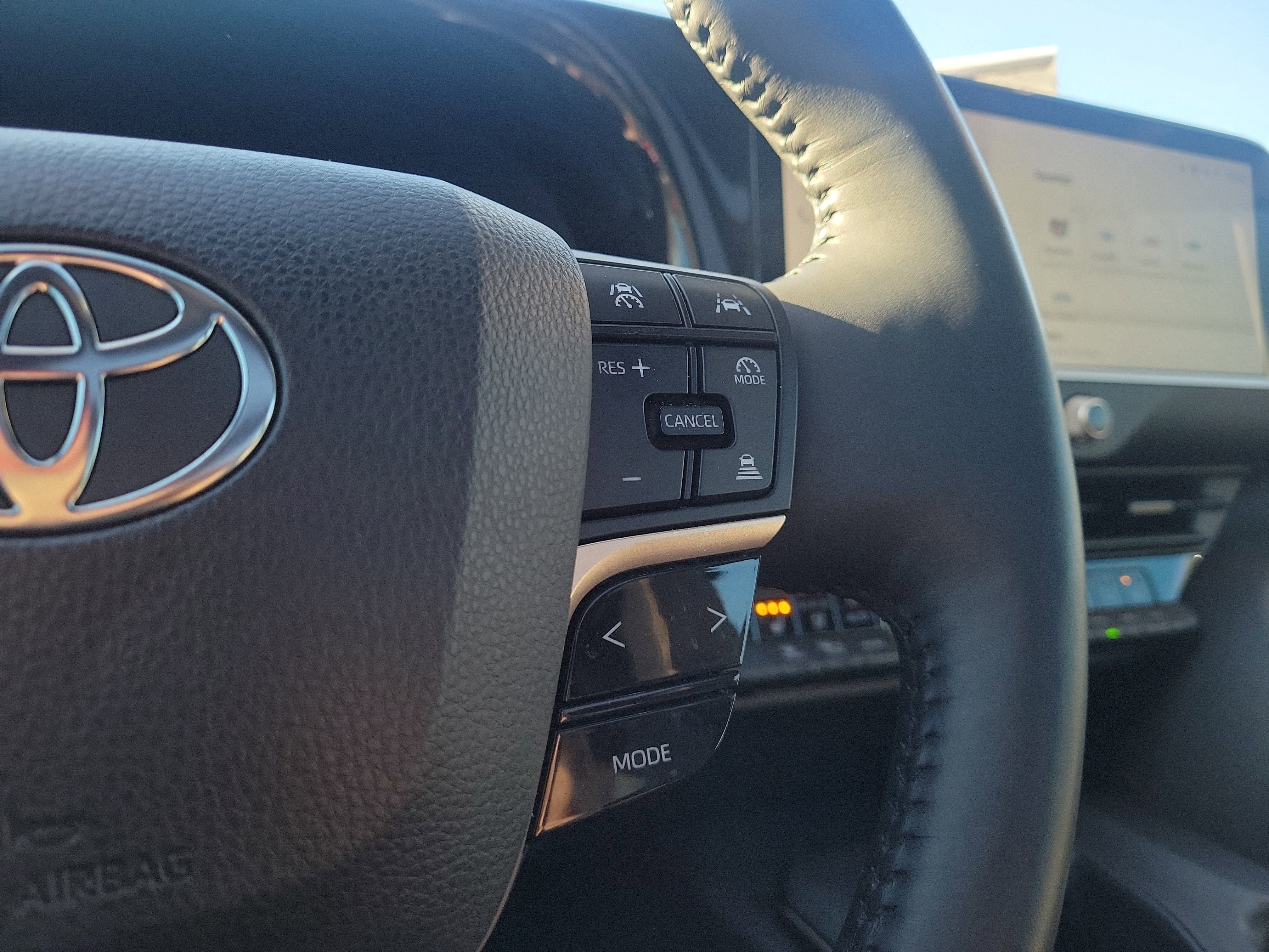 Used 2023 Toyota Crown Limited image 21