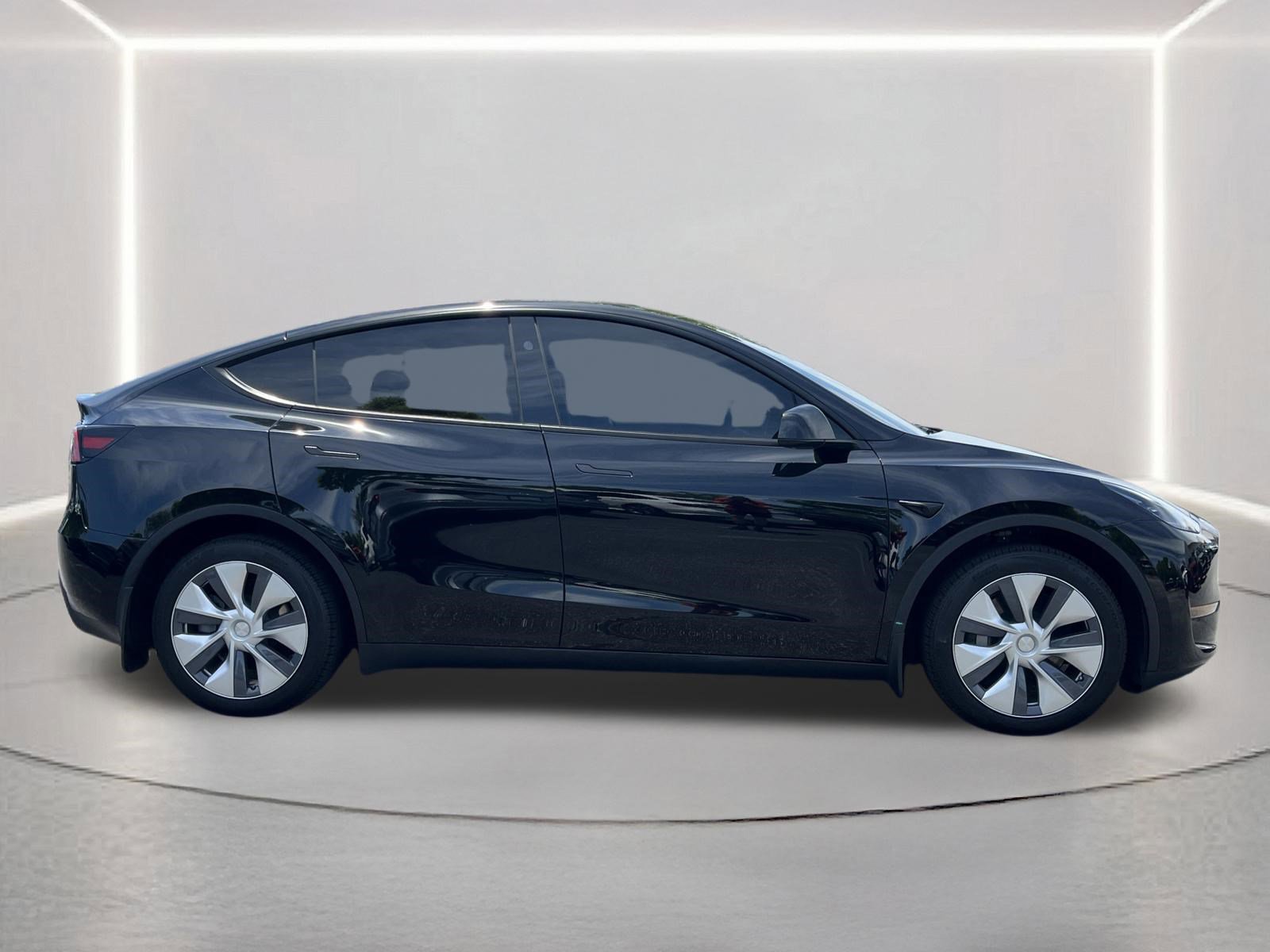 Used 2024 Tesla Model Y Long Range AWD/4WD image 27
