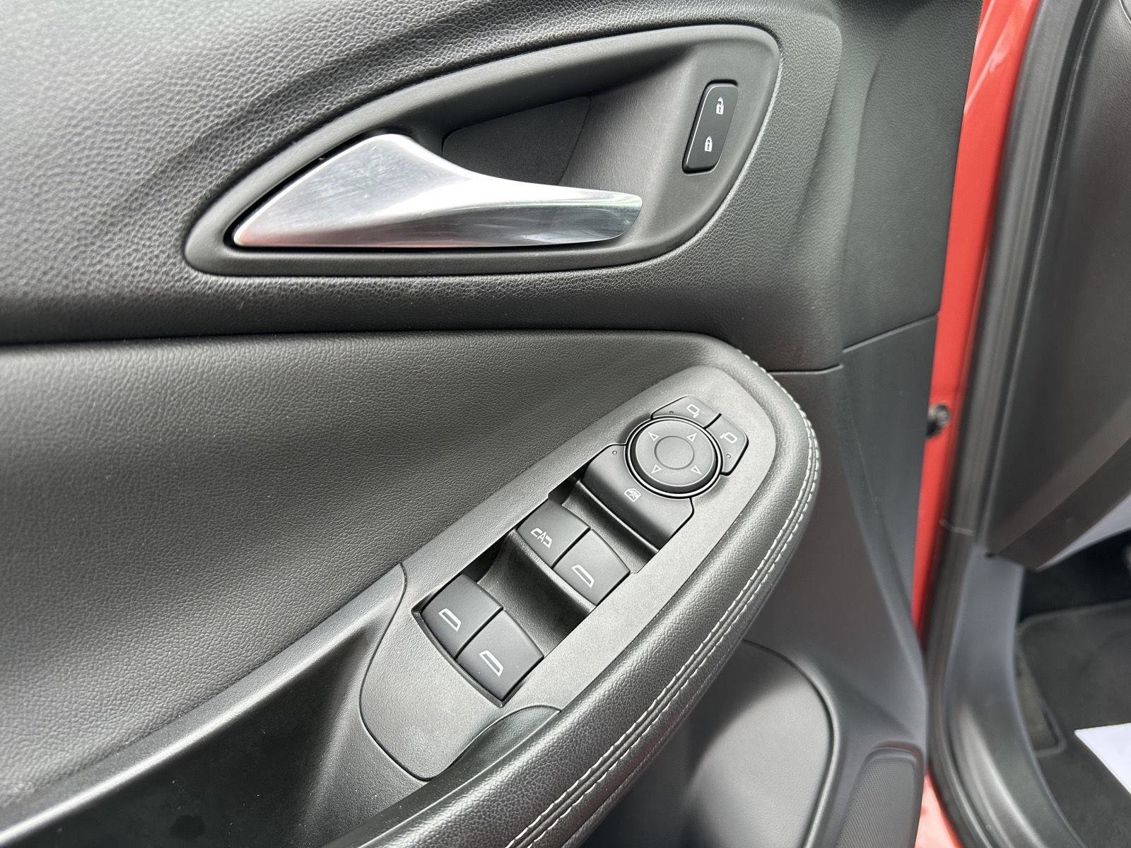 Used 2024 Buick Encore GX Sport Touring image 18