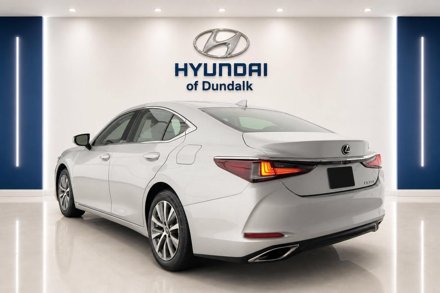Used 2020 Lexus ES 350 w/ Premium Package FWD image 2