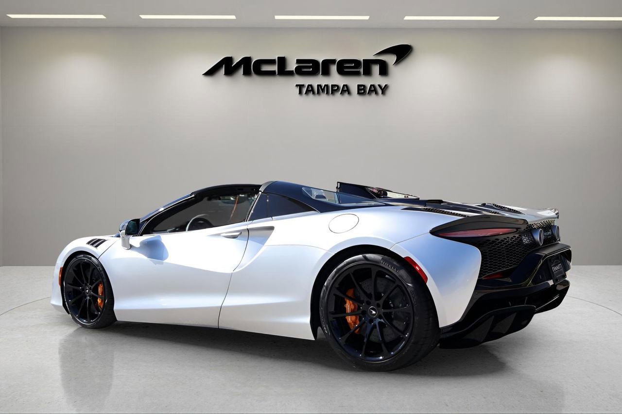 New 2026 McLaren Artura Spider image 4