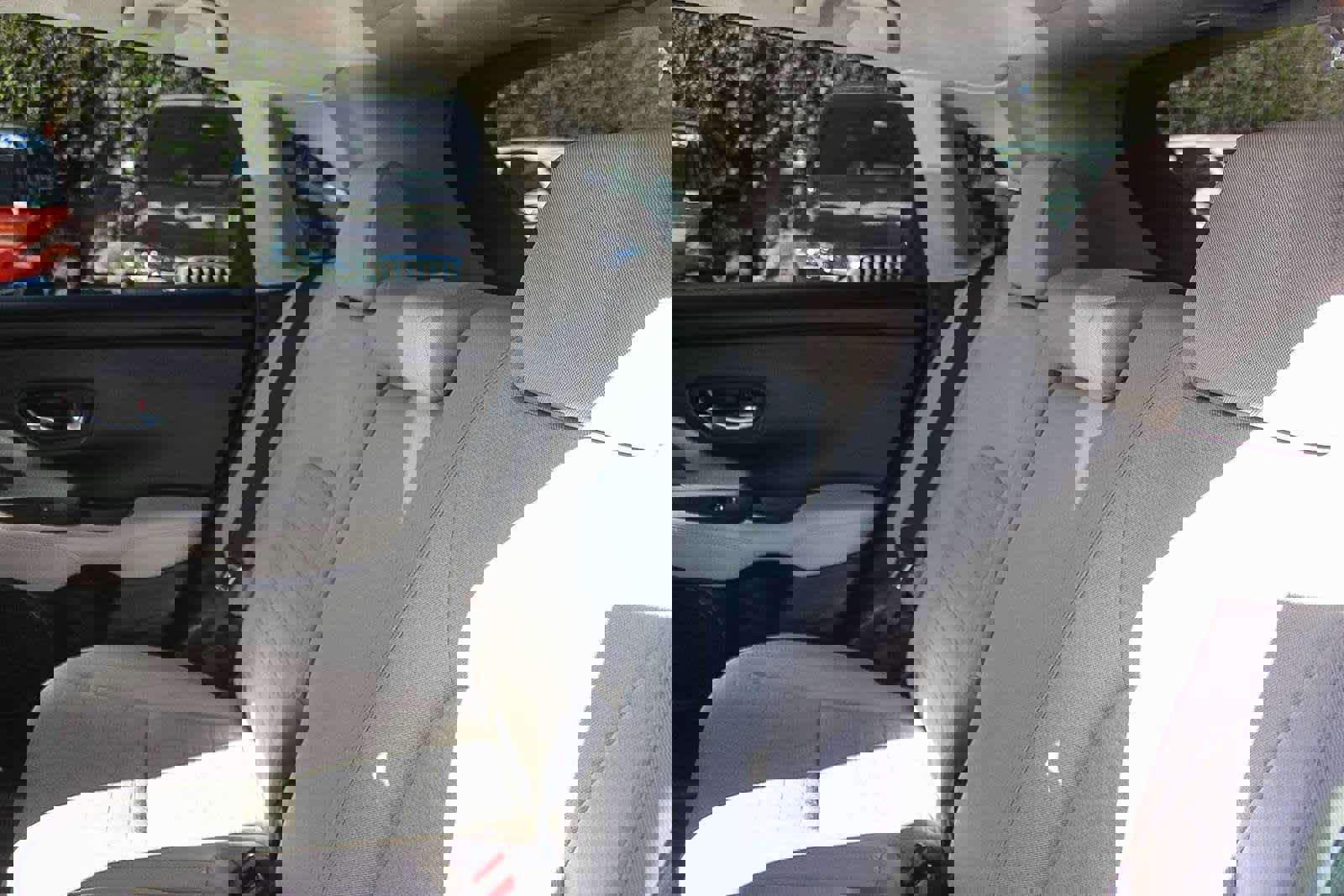 Used 2023 Honda HR-V LX image 18