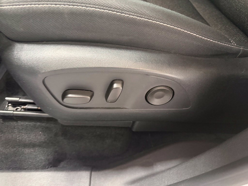 Used 2025 Chevrolet Traverse LT FWD image 30
