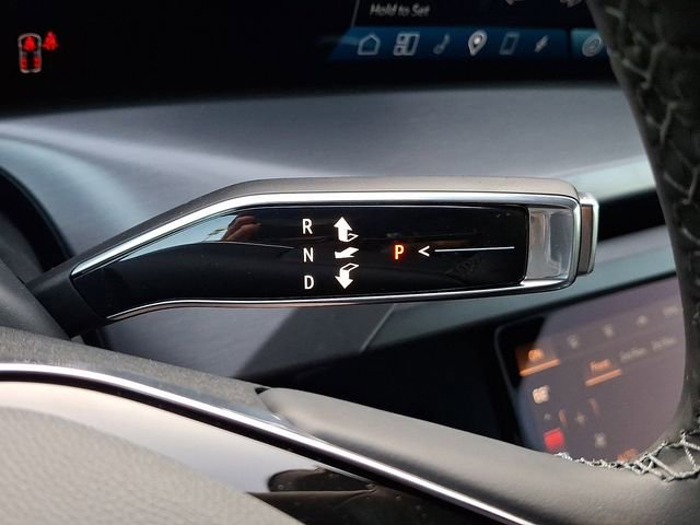New 2026 Cadillac Vistiq Luxury AWD/4WD image 10