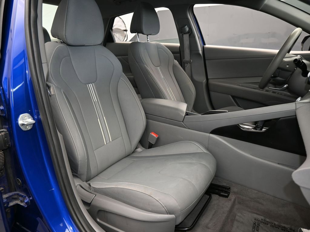 Used 2023 Hyundai Elantra SEL image 41