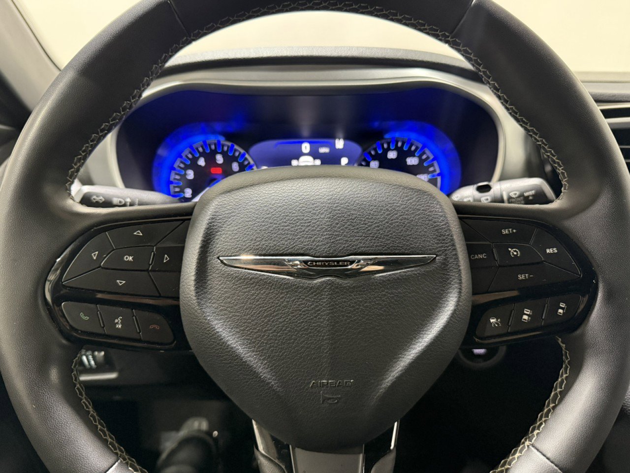 Used 2023 Chrysler Pacifica Touring image 21