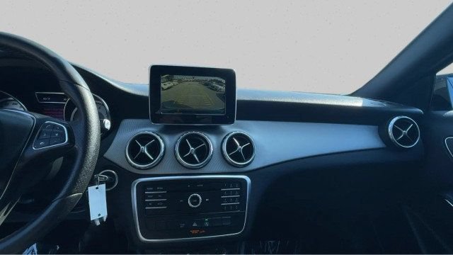 Used 2017 Mercedes-Benz GLA 250 image 14