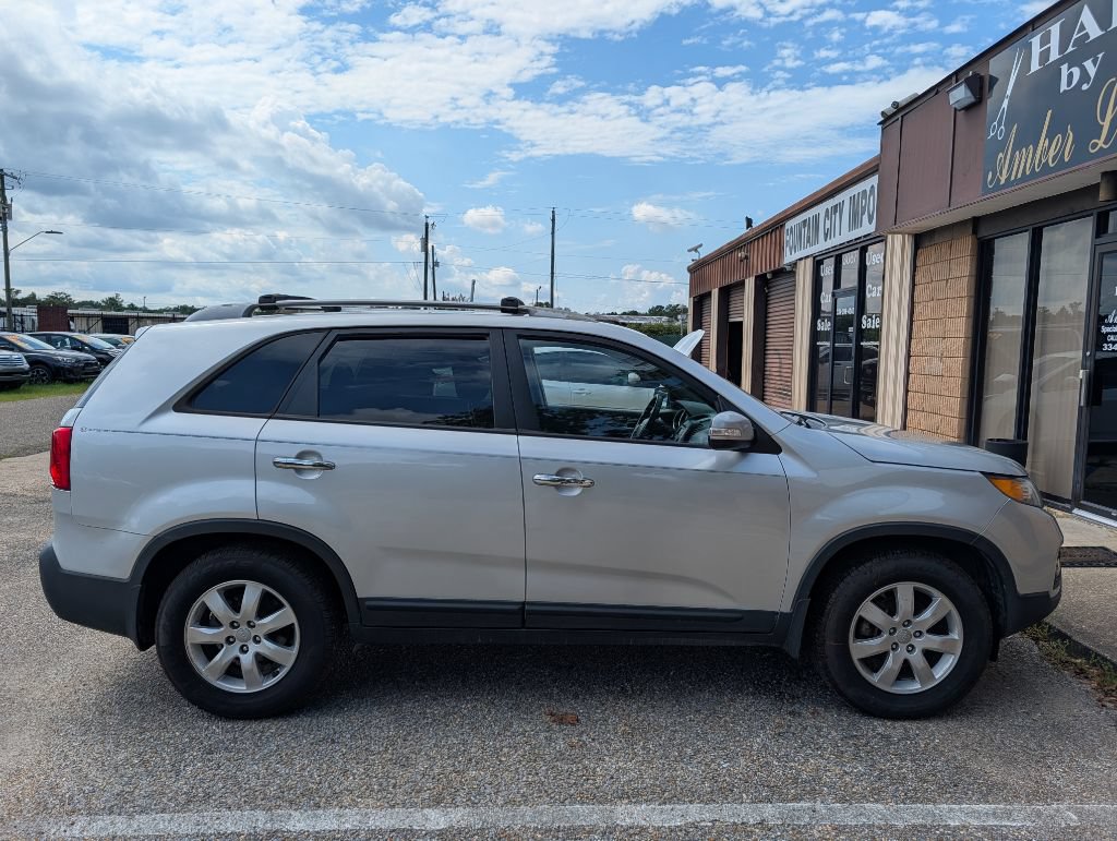 Used 2012 Kia Sorento LX w/ Convenience Pkg FWD image 3