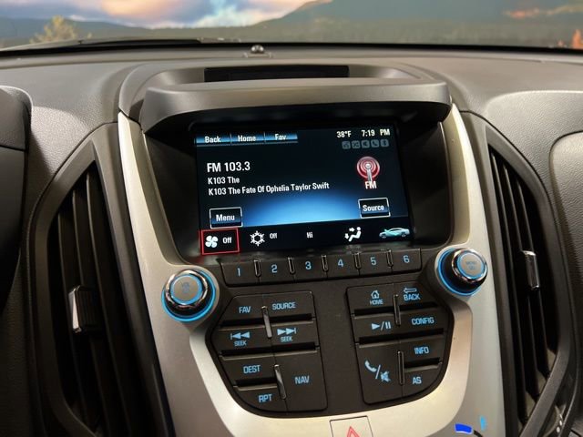 Used 2017 Chevrolet Equinox Premier w/ Enhanced Convenience Package image 39