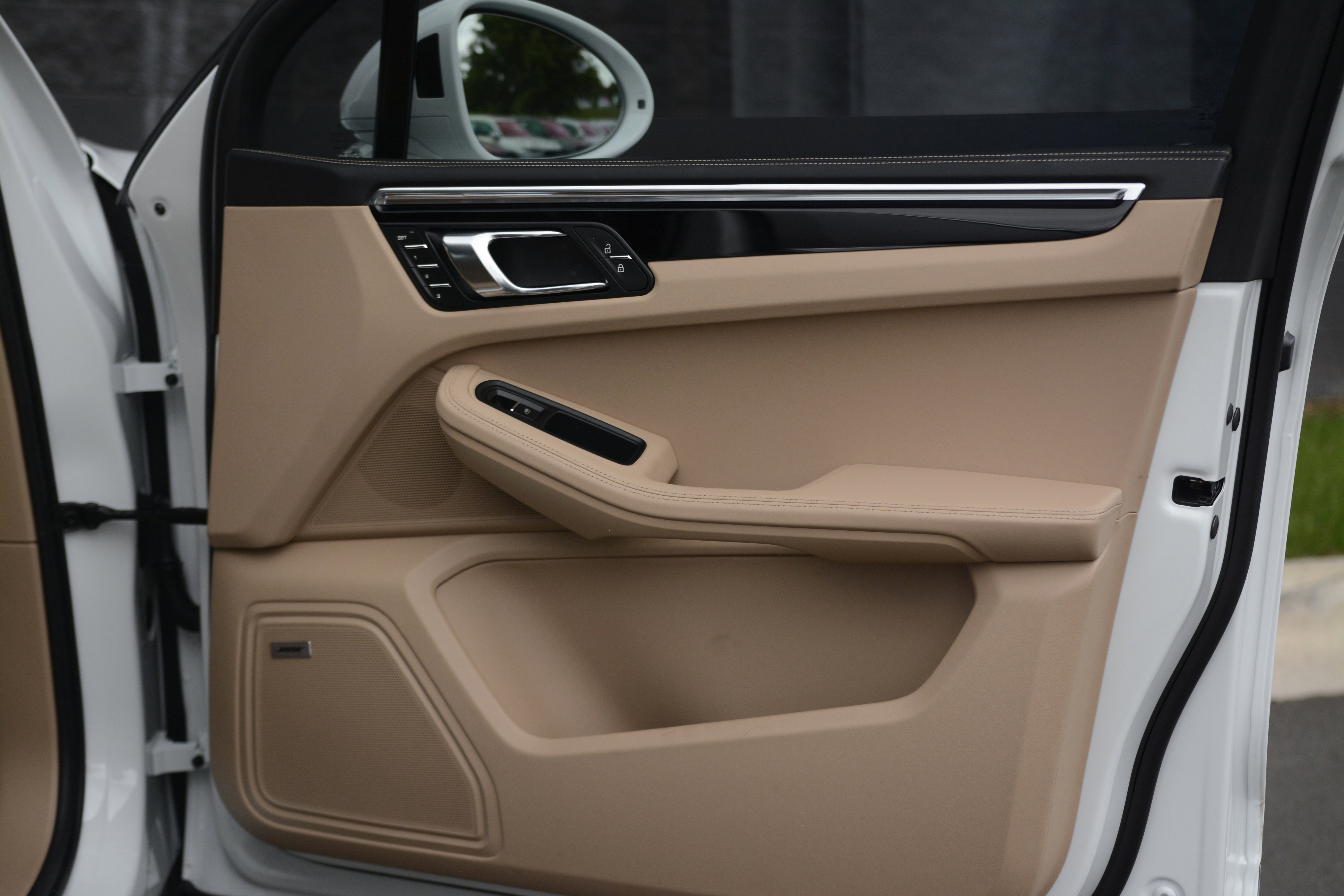 Certified 2026 Porsche Macan AWD/4WD image 26
