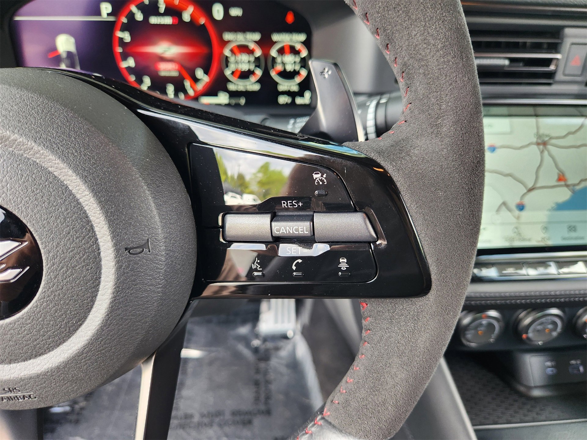 Used 2025 Nissan Z NISMO w/ Floor Mat Package image 30