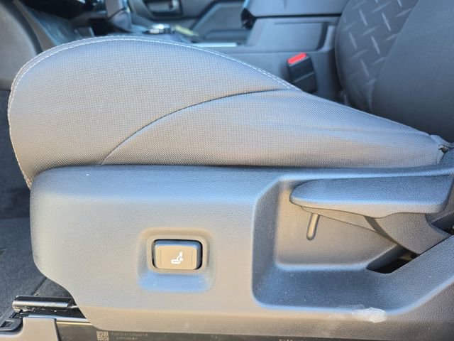 Used 2025 Toyota Tacoma SR5 image 27