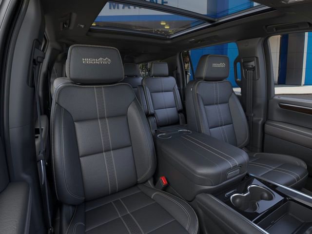 New 2025 Chevrolet Suburban High Country AWD/4WD image 16