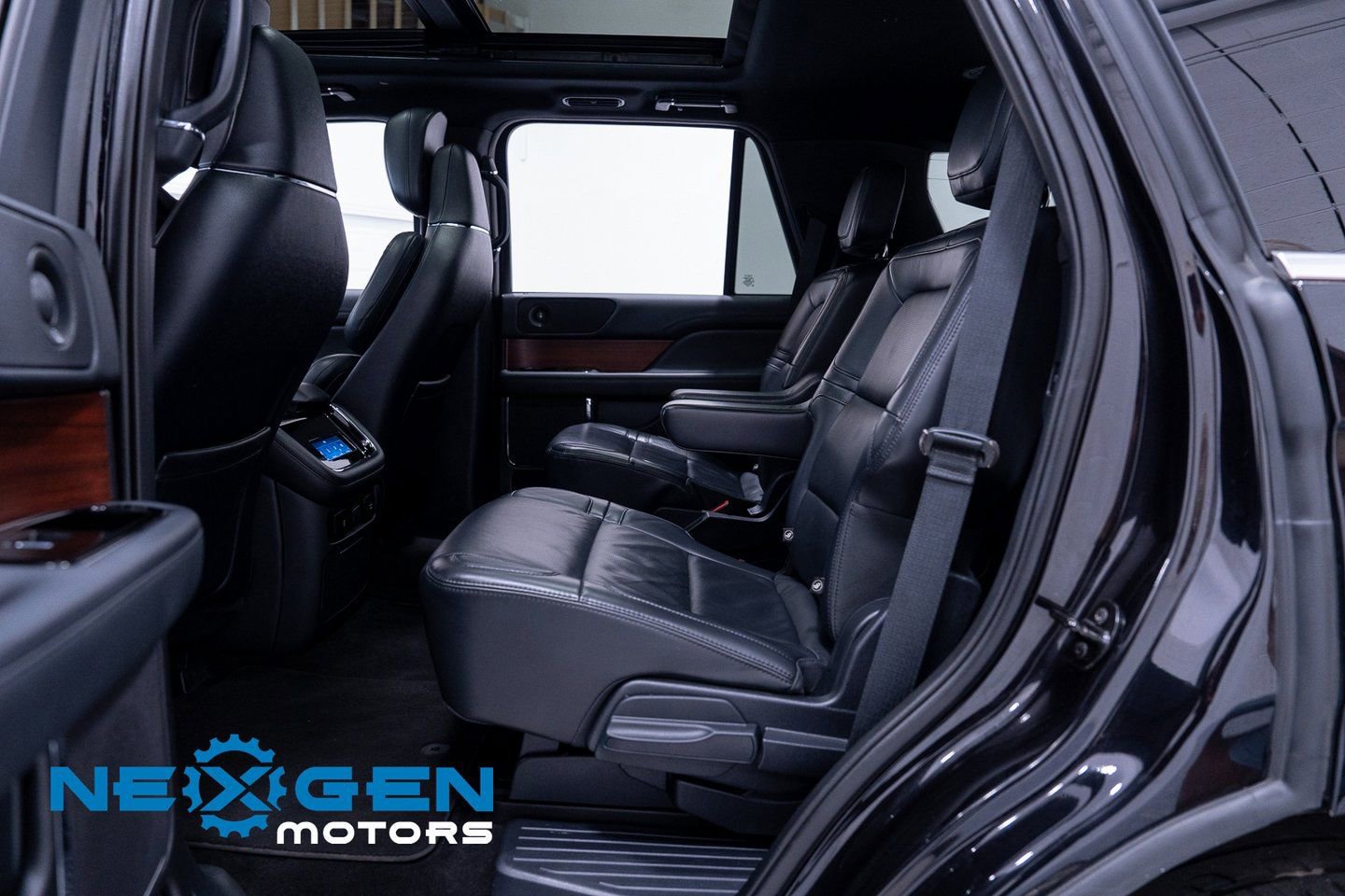 Used 2022 Lincoln Navigator Reserve image 42