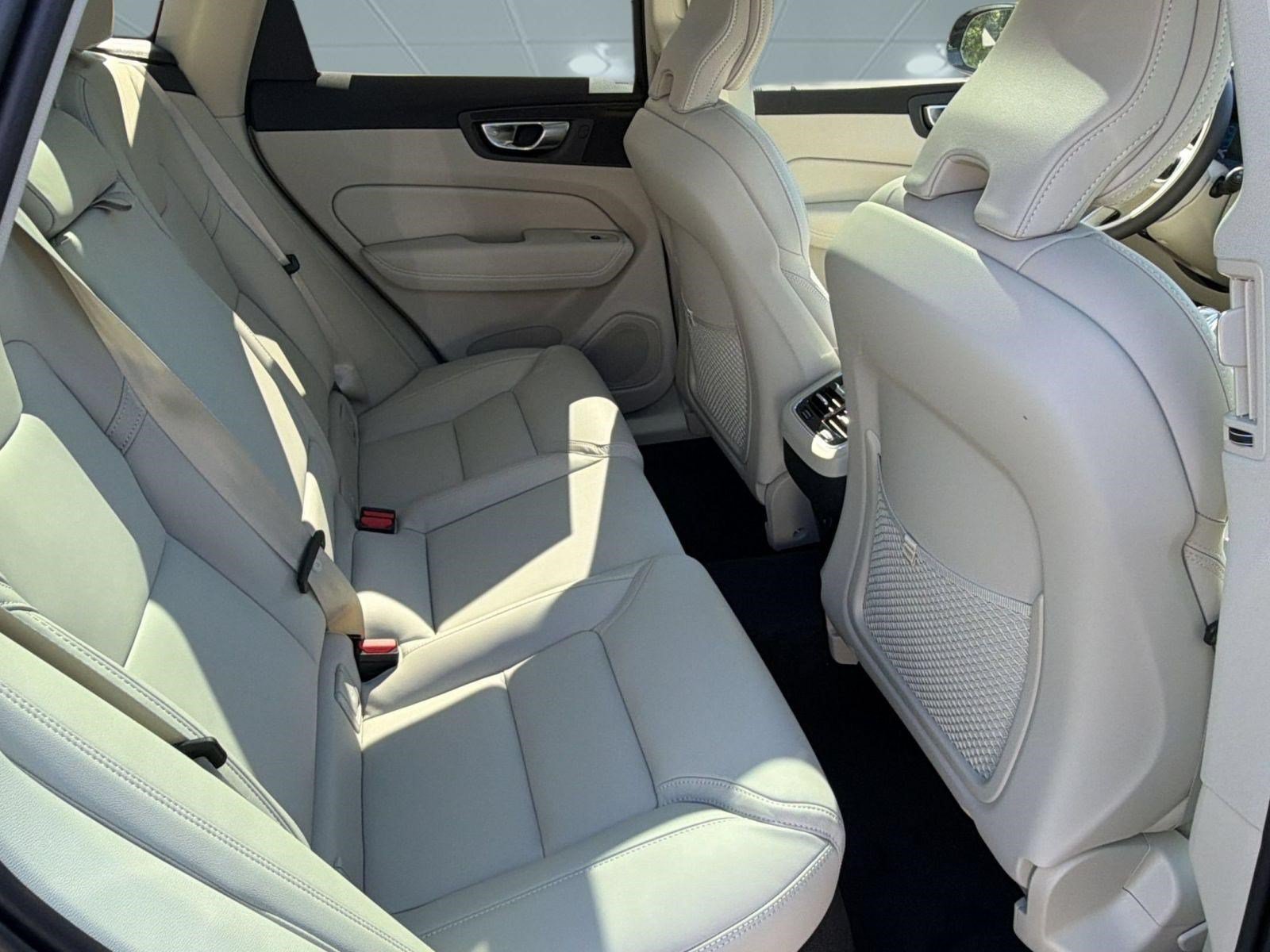 New 2027 Volvo XC60 B5 Ultra AWD/4WD image 30