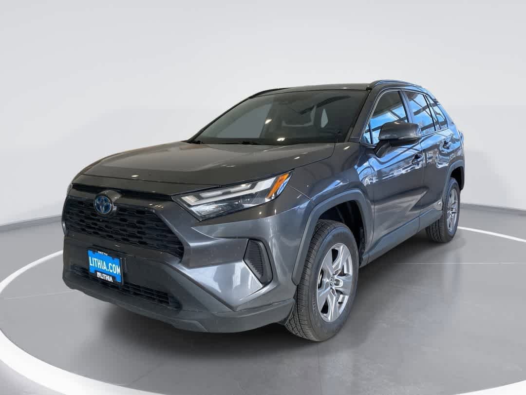 Used 2022 Toyota RAV4 XLE w/ Convenience Package AWD/4WD image 1