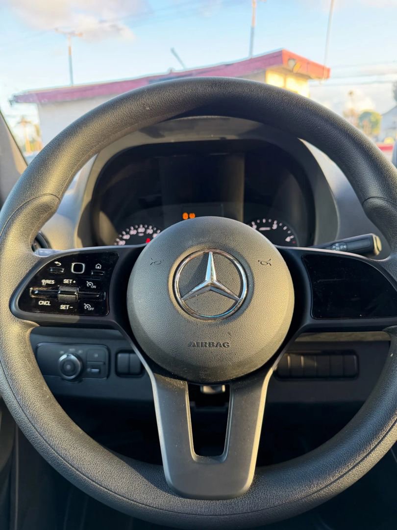 Used 2020 Mercedes-Benz Sprinter 2500 image 42