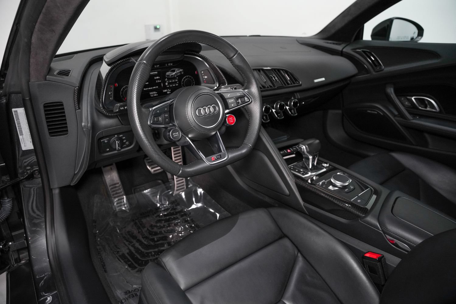 Used 2018 Audi R8 V10 w/ Premium Package RWD image 11