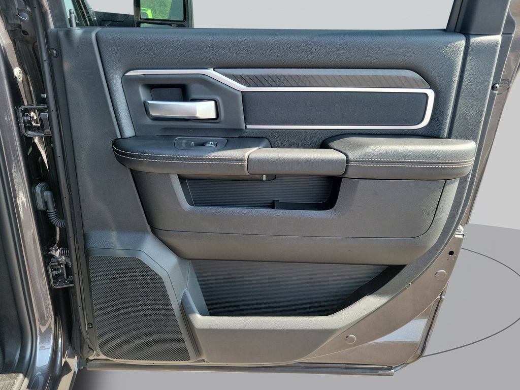 New 2026 RAM 3500 Big Horn AWD/4WD image 37