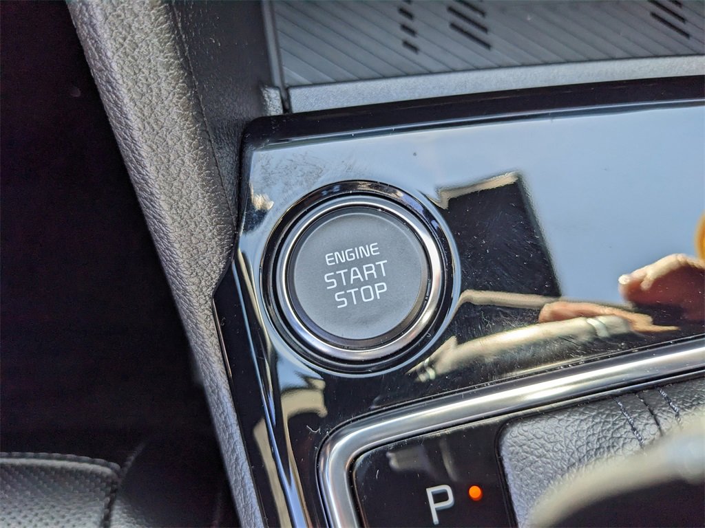 Certified 2025 Kia Sportage SX image 30