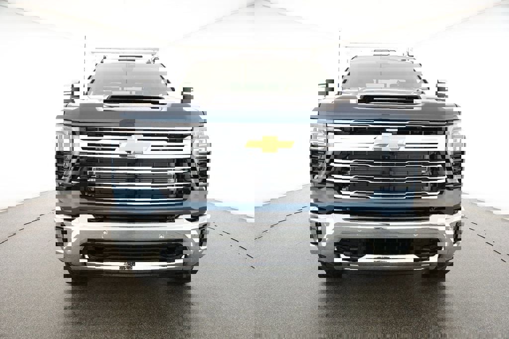 Used 2025 Chevrolet Silverado 3500 LTZ w/ LTZ Premium Package image 2