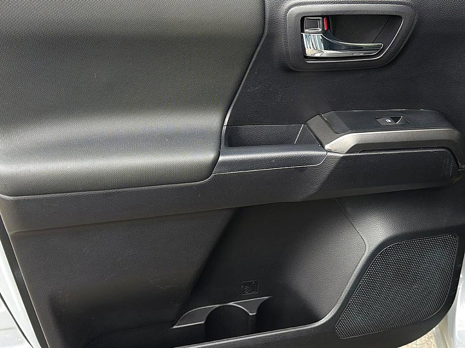 Used 2021 Toyota Tacoma TRD Sport image 11