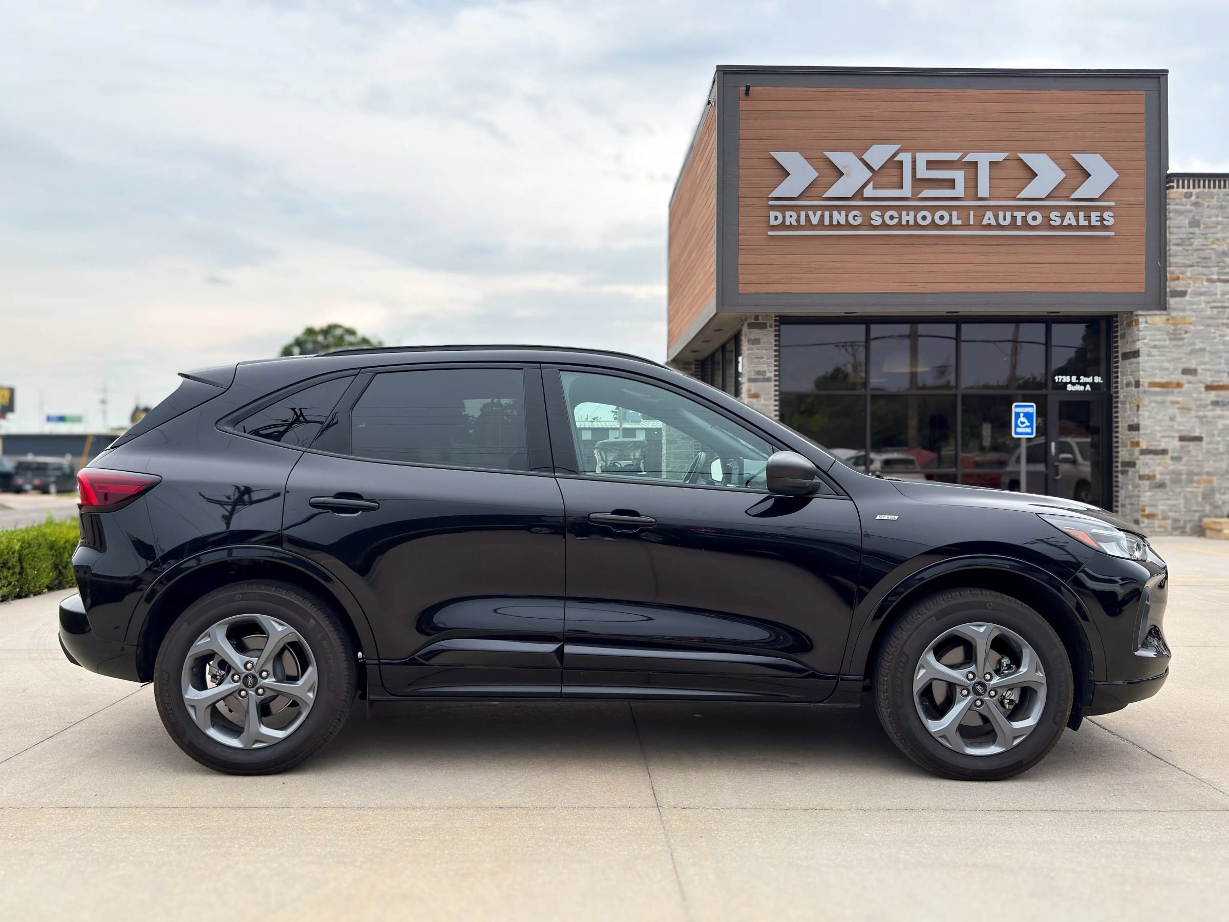 Used 2024 Ford Escape ST-Line AWD/4WD image 9