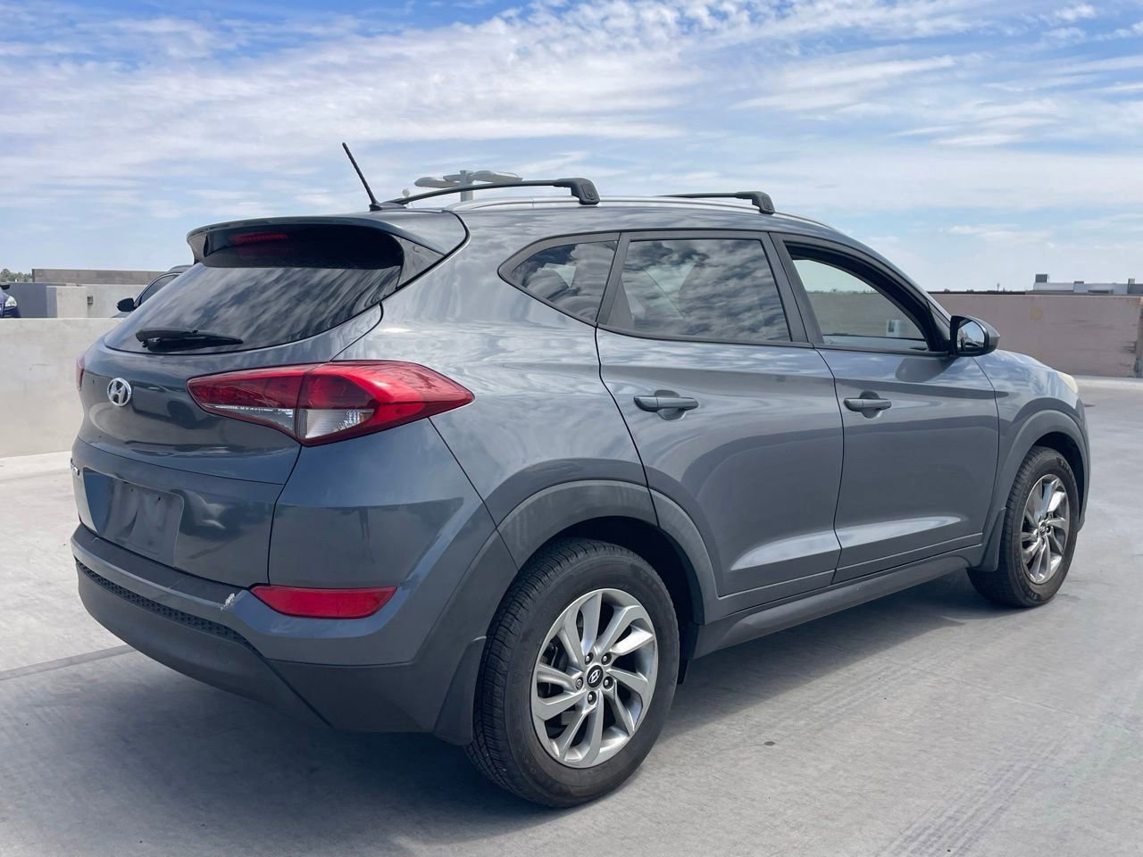 Used 2016 Hyundai Tucson SE w/ Option Group 02 FWD image 2