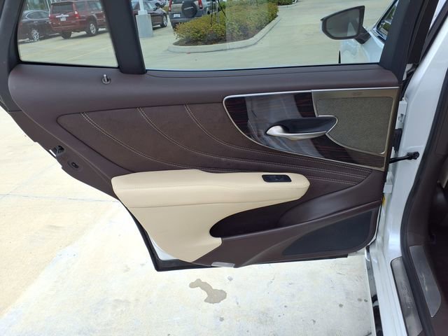 Used 2020 Lexus LS 500 w/ Interior Upgrade Package RWD image 18