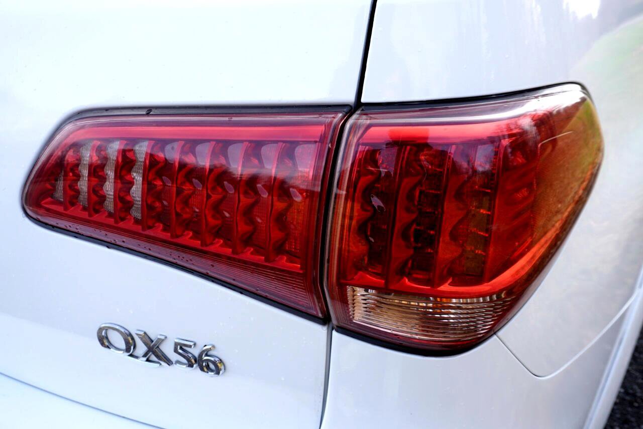 Used 2011 INFINITI QX56 2WD w/ Deluxe Touring Pkg image 12