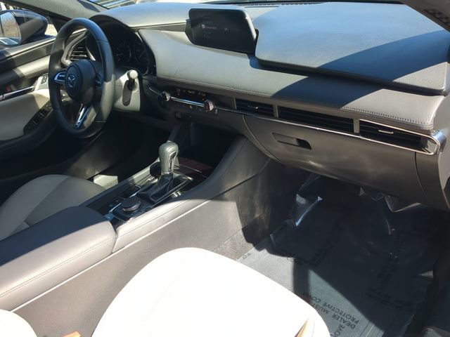 Used 2019 MAZDA MAZDA3 Hatchback w/ Preferred Package image 12
