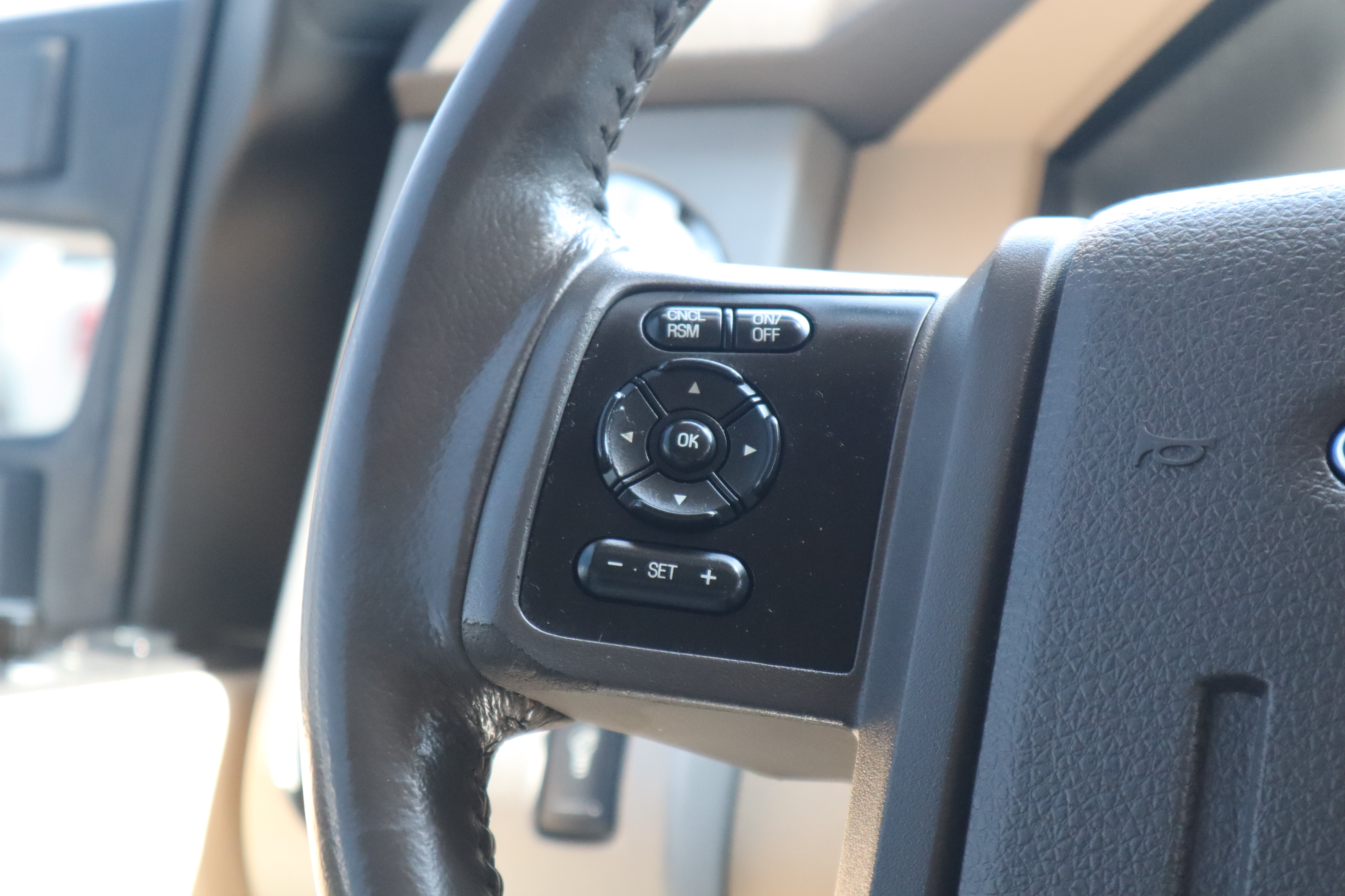 Used 2015 Ford F350 Lariat w/ Lariat Interior Package AWD/4WD image 16