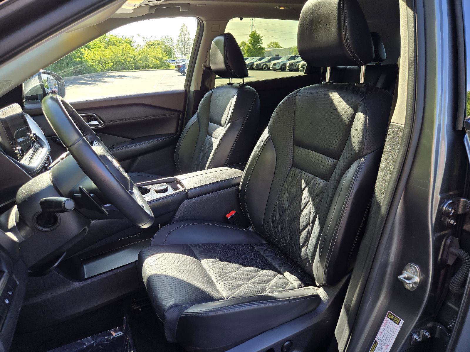 Used 2023 Nissan Rogue Platinum w/ Platinum Premium Package AWD/4WD image 13