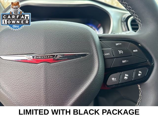 Used 2025 Chrysler Pacifica Limited image 38