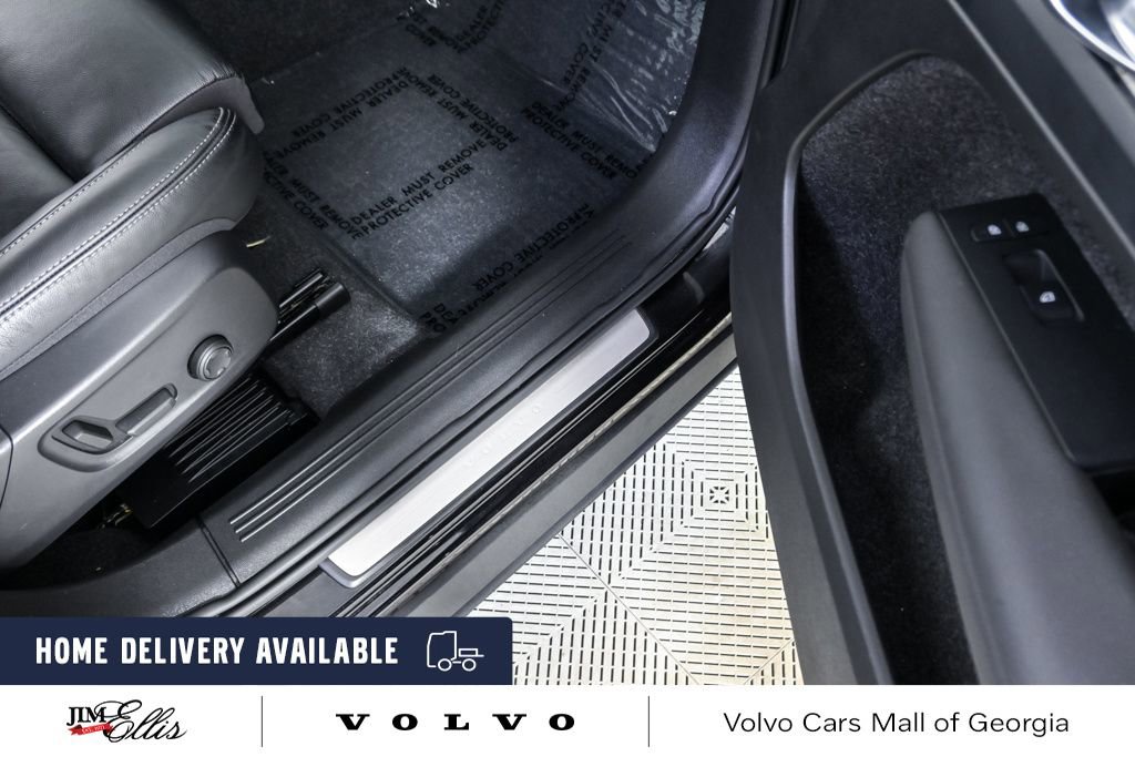 Certified 2023 Volvo XC40 B5 Plus w/ Protection Package Premier image 25