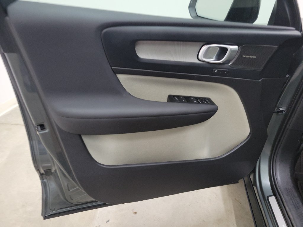 Used 2018 Volvo XC60 T5 Inscription w/ Convenience Package AWD/4WD image 24