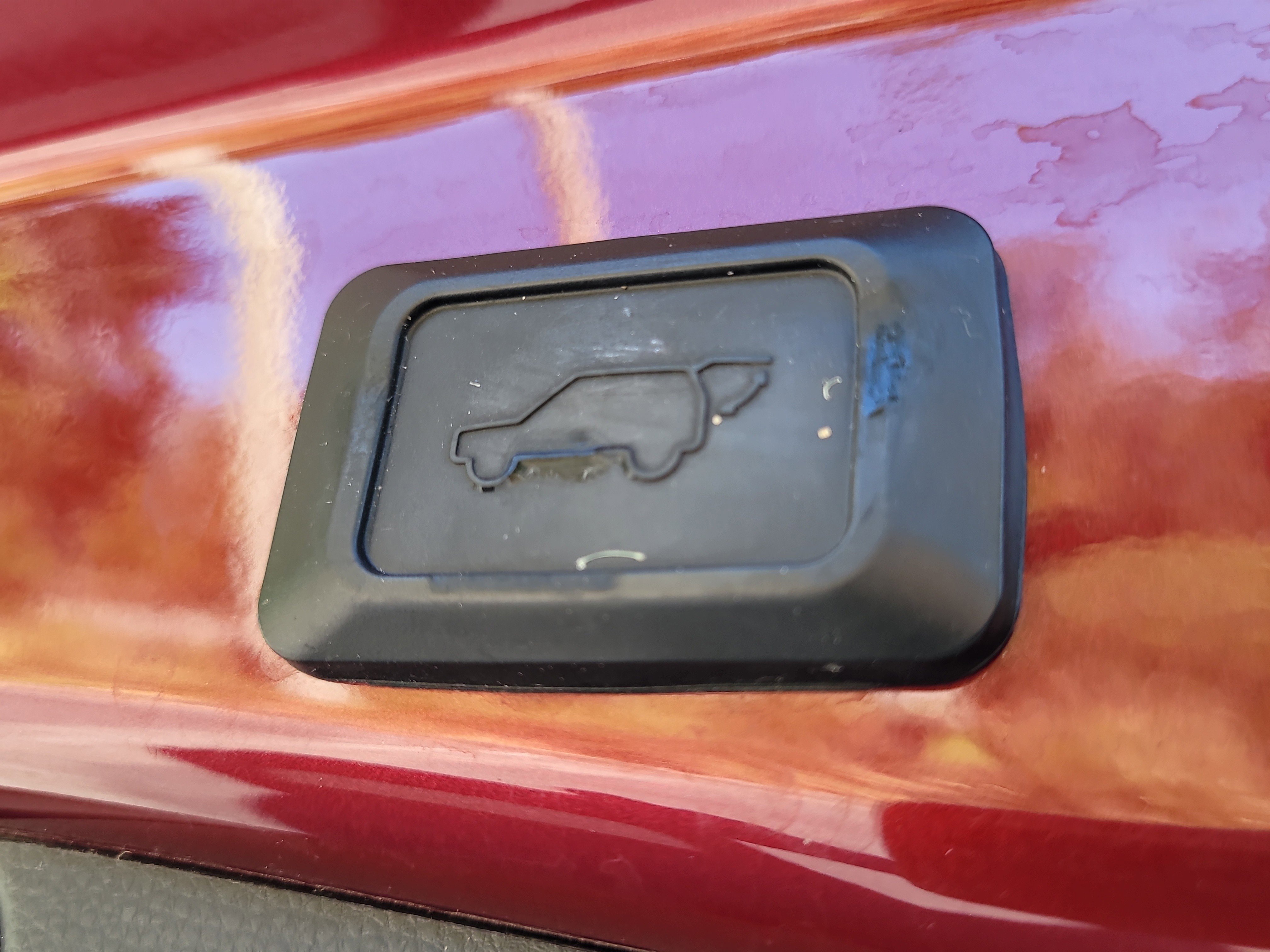 Used 2020 Toyota RAV4 XLE Premium image 12