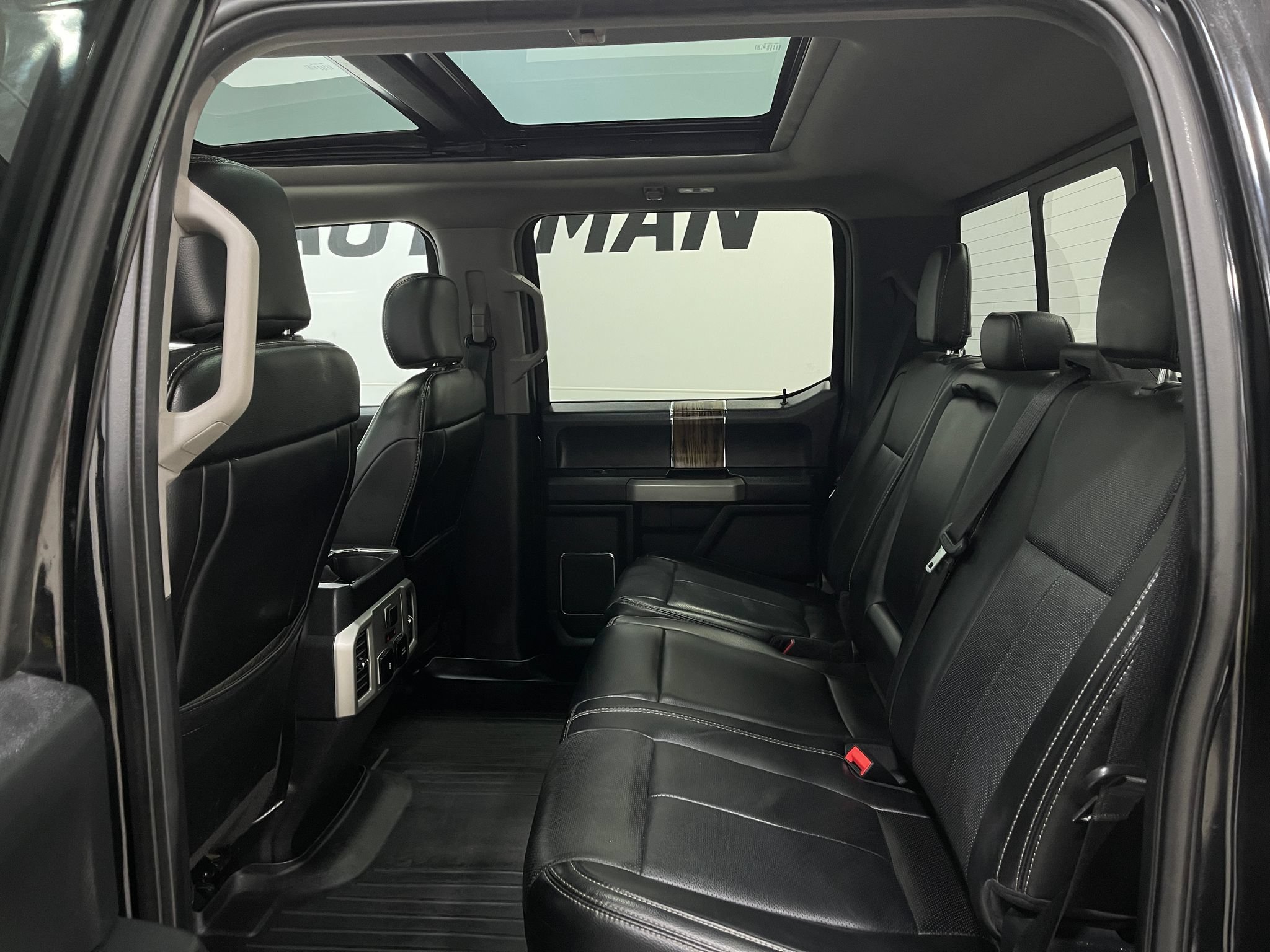 Used 2018 Ford F150 Lariat w/ Equipment Group 502A Luxury AWD/4WD image 28