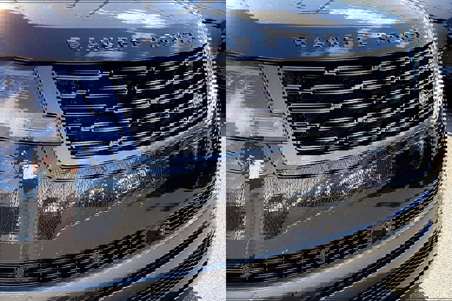 Used 2023 Land Rover Range Rover Long Wheelbase SE image 32