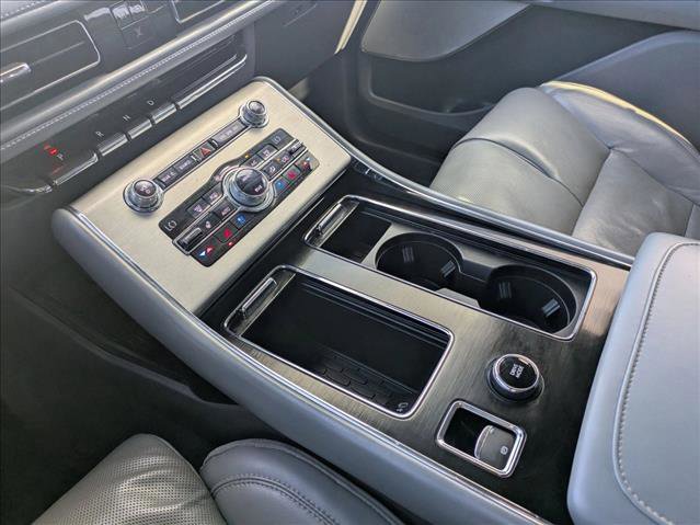 Used 2020 Lincoln Aviator Reserve w/ Equipment Group 202A image 12