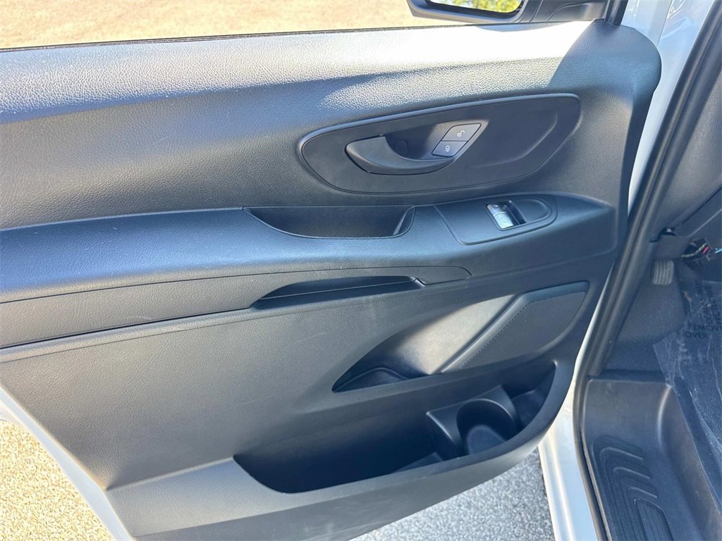 Used 2023 Mercedes-Benz Metris image 14