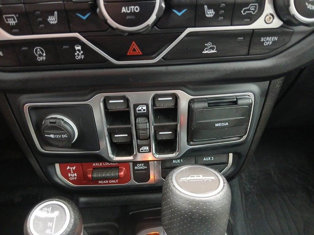 Used 2025 Jeep Gladiator Mojave w/ Convenience Group image 21