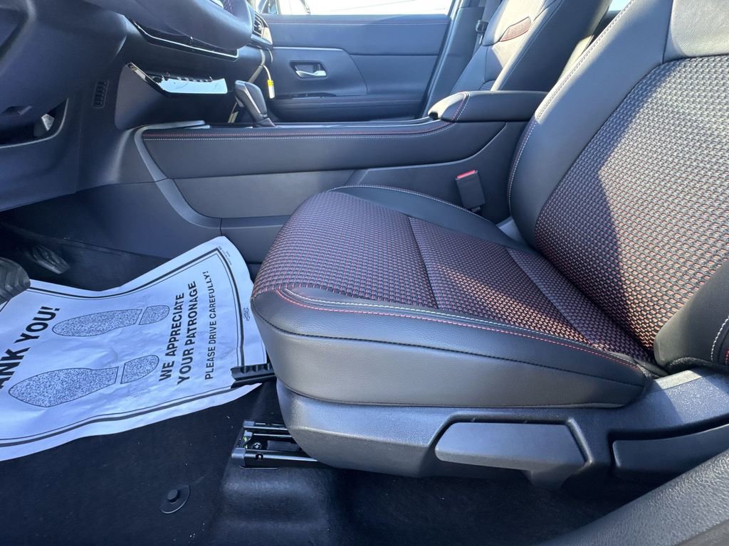New 2026 Nissan Kicks SR w/ SR Premium Package image 12