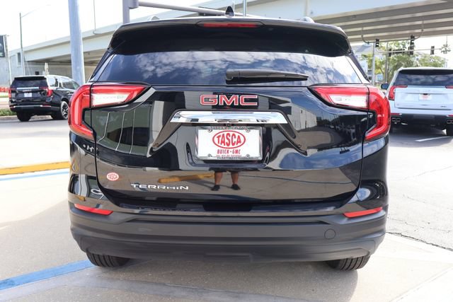 Used 2022 GMC Terrain SLE w/ Driver Convenience Package FWD image 6
