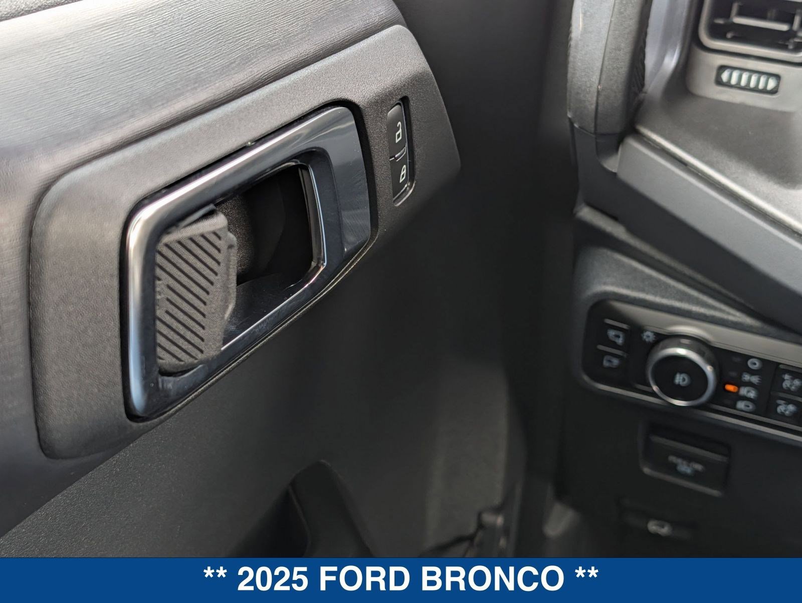 Certified 2025 Ford Bronco Badlands image 22