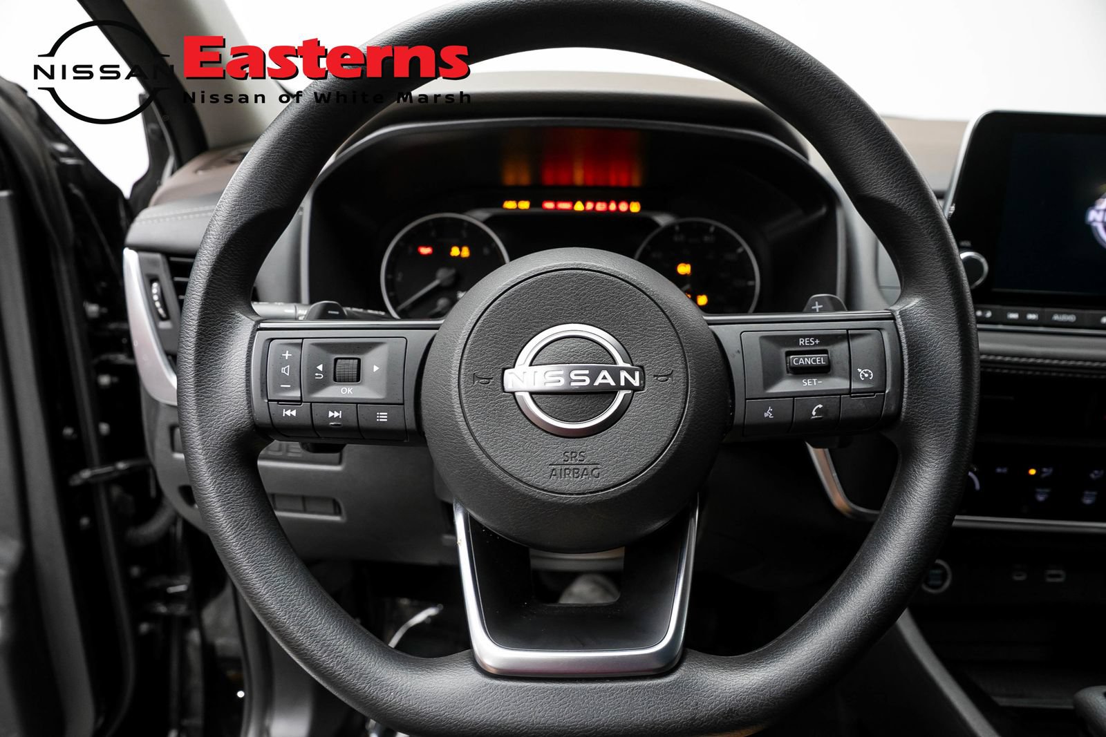 Used 2023 Nissan Rogue S AWD/4WD image 10