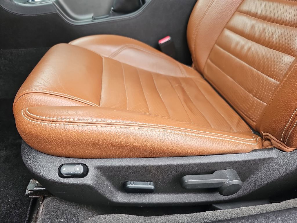 Used 2010 Ford Mustang Convertible image 30