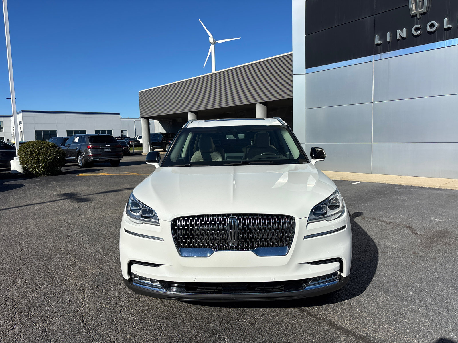 Certified 2022 Lincoln Aviator Reserve w/ Equipment Group 201A image 2