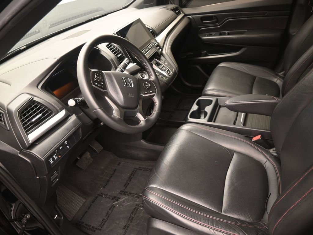 Used 2024 Honda Odyssey Sport image 13